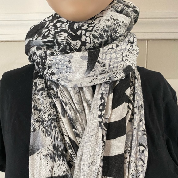 Scarf - Picture 2 of 2